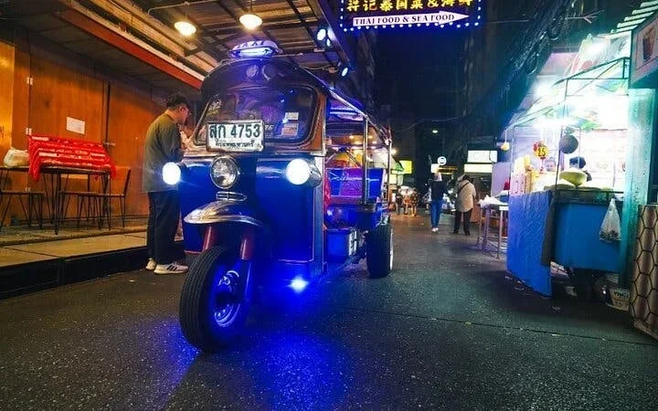 Bangkok Night Tuk Tuk Food and Drink Tour with Night Market and Hidden Bar Visit Image 2