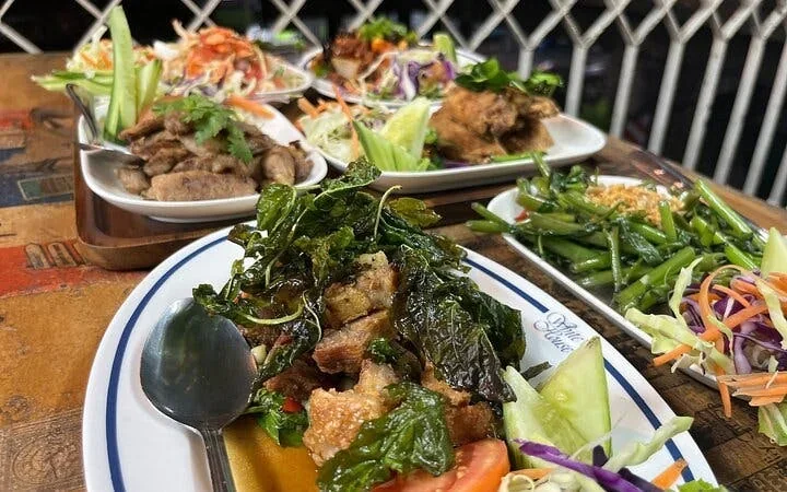 Bangkok Night Tuk Tuk Food and Drink Tour with Night Market and Hidden Bar Visit Image 9