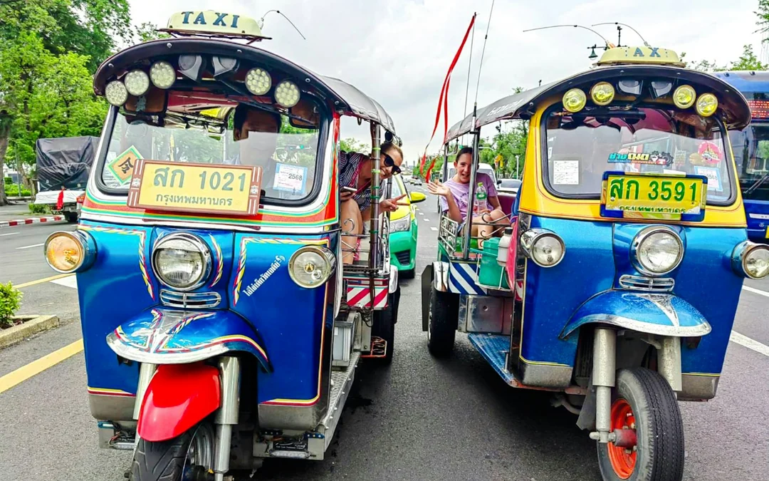 Bangkok Small-Group Tuk-Tuk Guided Tour with Lotus Flower Folding Image 7