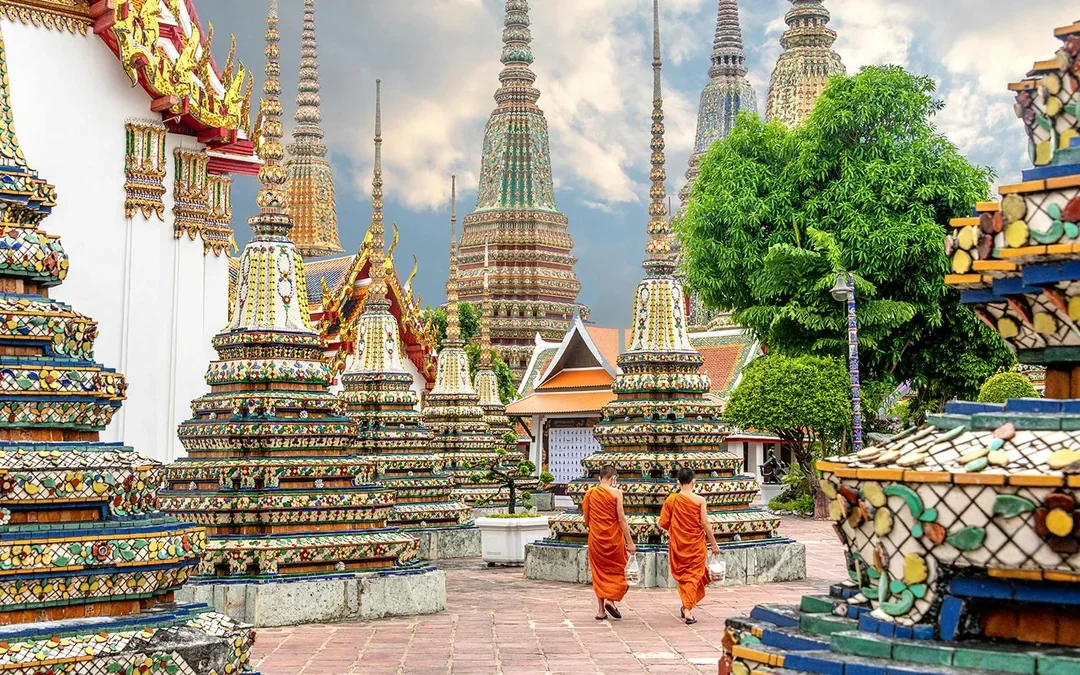 Bangkok Temples Wat Arun and Wat Pho – Guided Walking Tour Image 3
