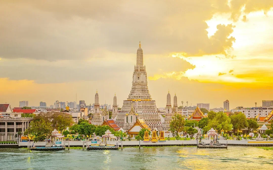 Bangkok Temples Wat Arun and Wat Pho – Guided Walking Tour Image 6