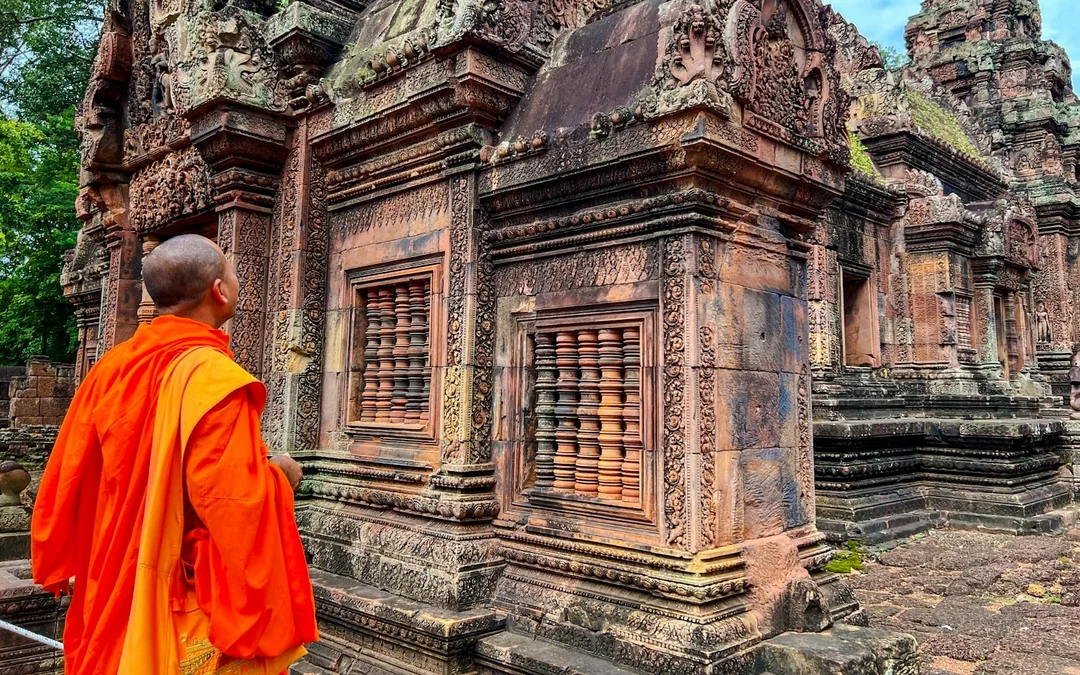 Banteay Srei Tour with Beng Mealea, Kulen Mountain Waterfall with Picnic Lunch Image 3