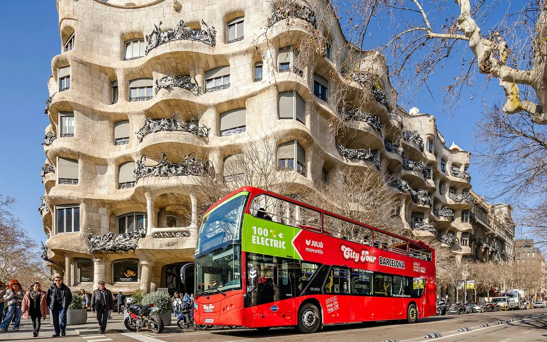 Barcelona City Tour: Hop-on Hop-off Bus Tour  Image 7