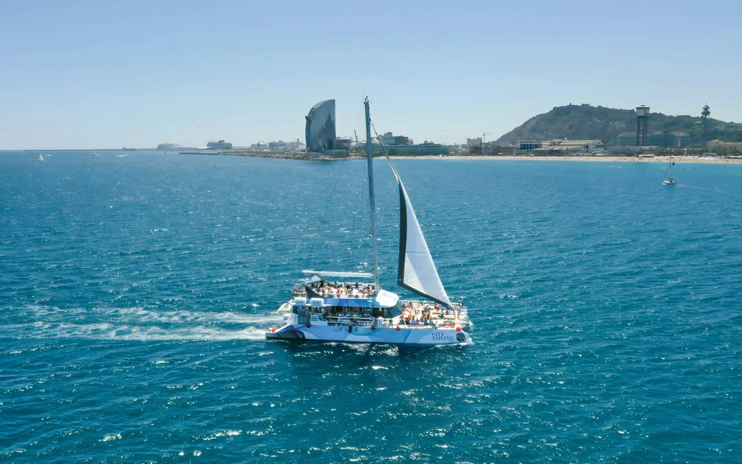 Barcelona City Tour: Hop-on Hop-off Bus Tour with Eco Catamaran Cruise Image 3