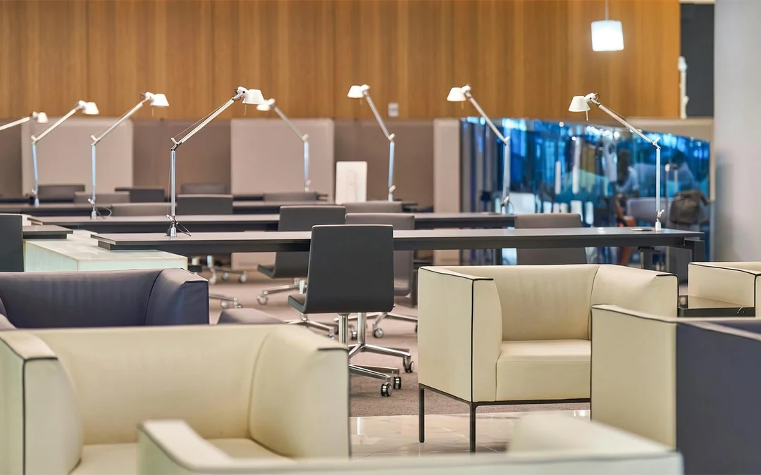 Barcelona El Prat Airport: Sala VIP Joan Miro Lounge at Terminal 1 Image 2