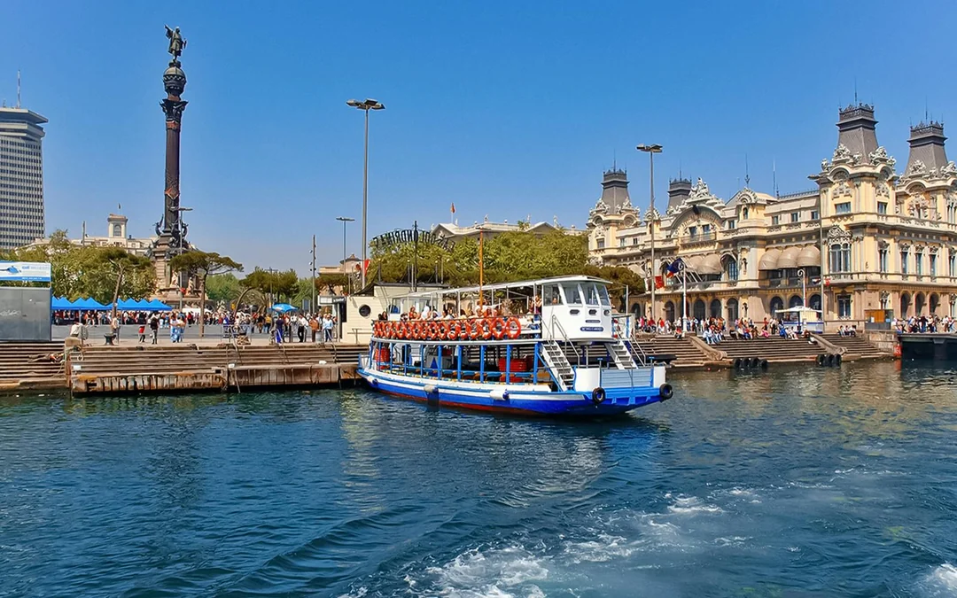 Barcelona Las Golondrinas Sightseeing Cruise Image 3