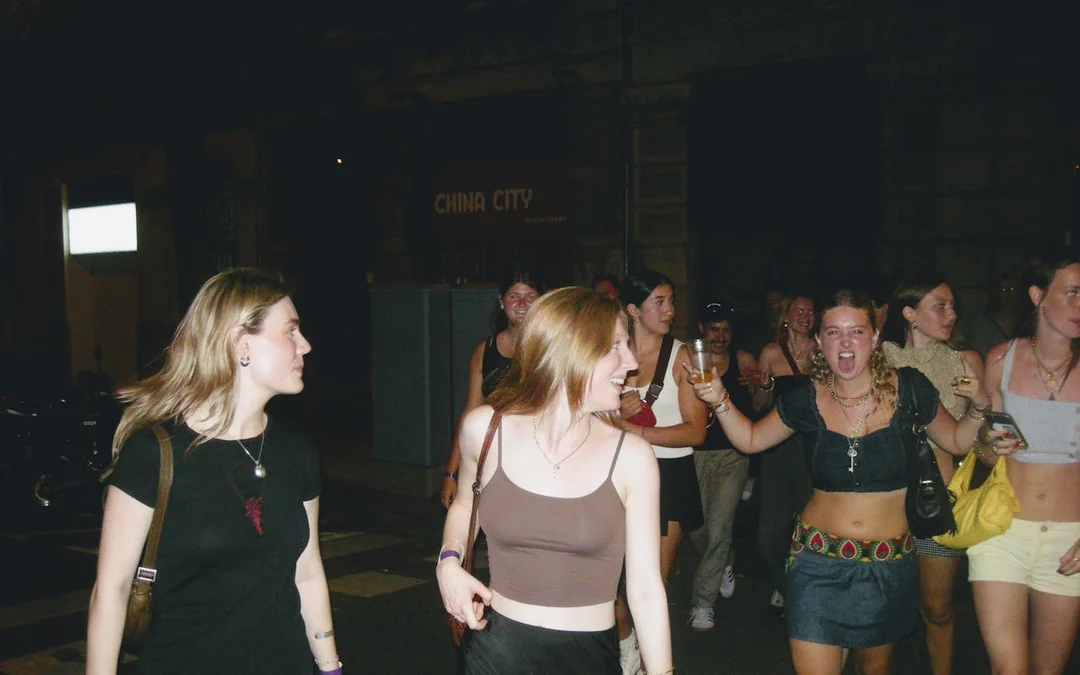 Barcelona Pub Crawl with Guided Bar Visits and Skip-the-Line Club Entry Image 4