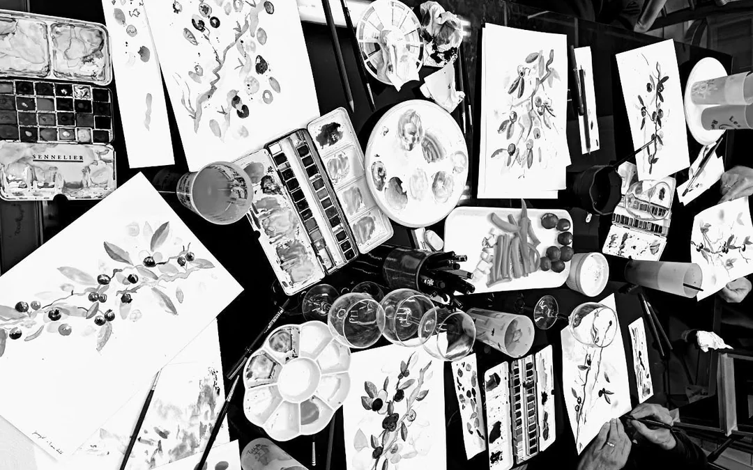 Barcelona Sip and Paint Night with Art Materials and First Drink Included Image 1