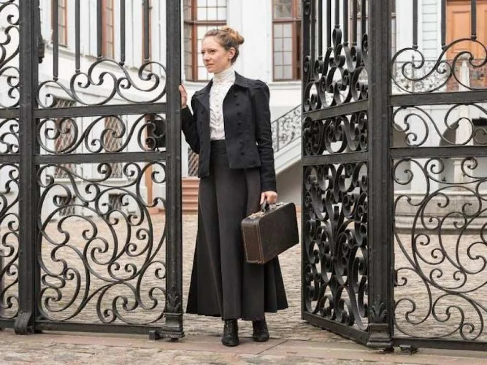 Behind closed doors guided walking tour in Basel