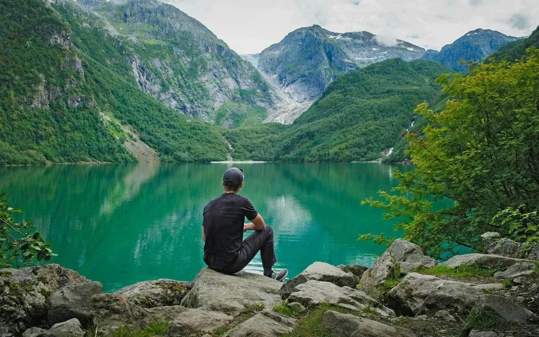 Bergen: National Park Folgefonna, Glacier Lake & walk behind Waterfall Image 1