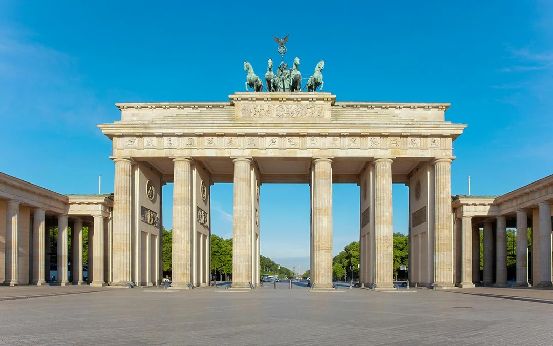 Berlin: Reichstag, Dome & Government District Tour Image 2