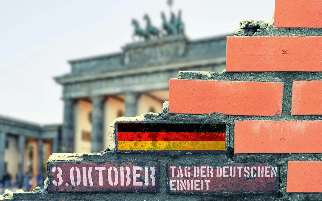 Berlin: Reichstag, Dome & Government District Tour Image 3