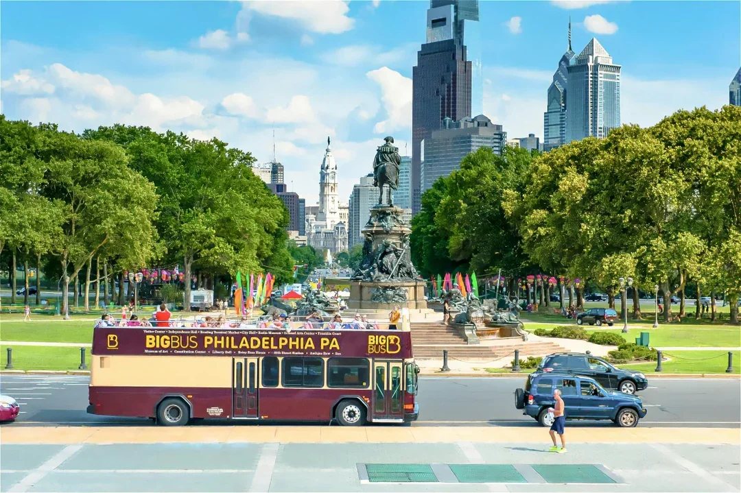 Big Bus: Philadelphia Hop-on Hop-off Bus Tour Image 1