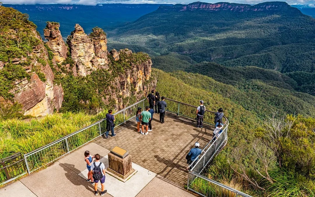 Blue Mountains Tour with Scenic World & Sydney Zoo Image 1