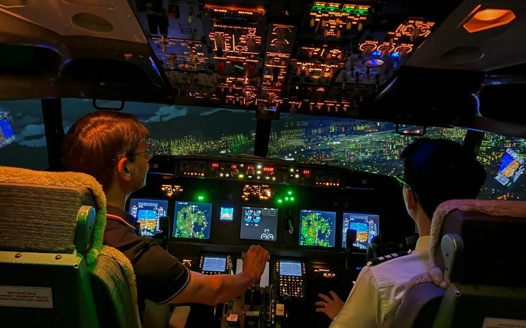 Boeing 737 Flight Experience at Singapore Flyer Image 5