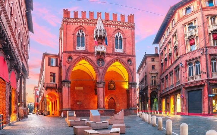 Bologna Self-Guided Walking Tour on Mobile App Image 4