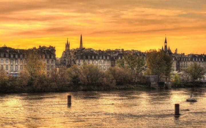 Bordeaux Self-Guided Walking Tour on Mobile App Image 4