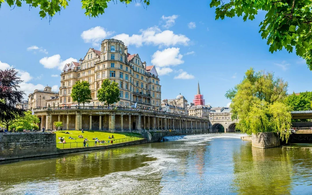 Bridgerton: 1.5 Hour Guided Tour of Filming Locations in Bath with Music Image 4