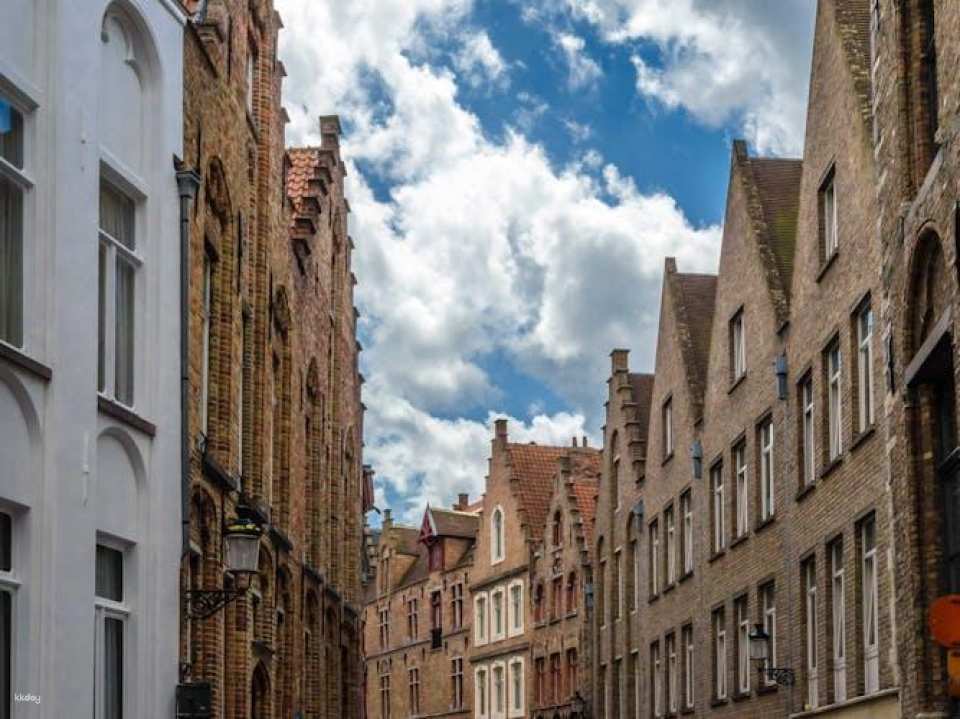 Bruges surprise walk with a Local