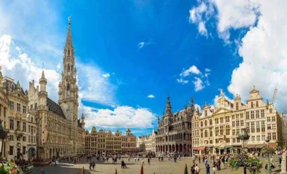 Brussels audio tour with BELvue Museum admission