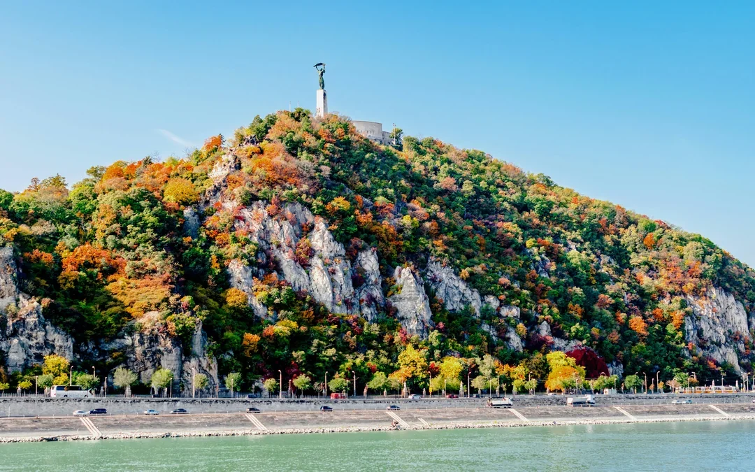 Budapest Danube River Margaret Island Loop with Drinks  Image 4