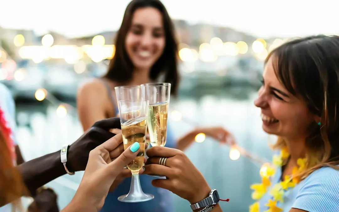 Budapest Danube River Sightseeing Cruise with Drinks Image 3