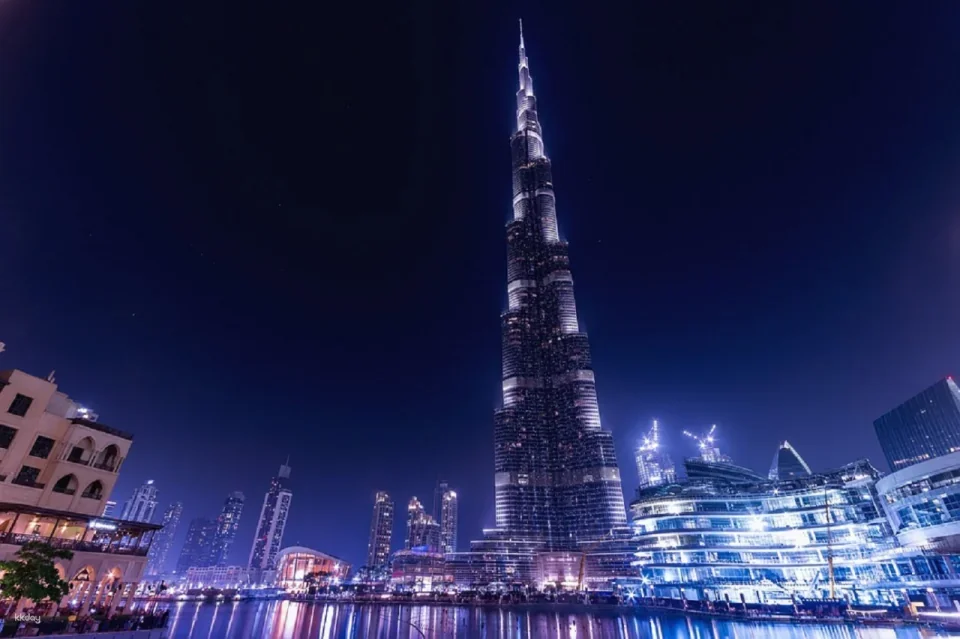 Burj Khalifa - The Lounge