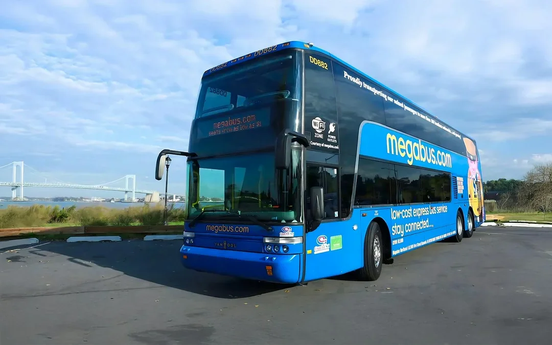 Bus Transfer: Niagara Falls to/from Toronto by MegaBus Image 6