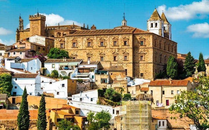 Cáceres Self-Guided Walking Tour on Mobile App Image 2