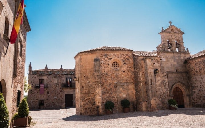 Cáceres Self-Guided Walking Tour on Mobile App Image 3