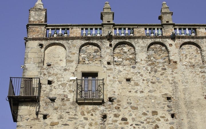 Cáceres Self-Guided Walking Tour on Mobile App Image 4