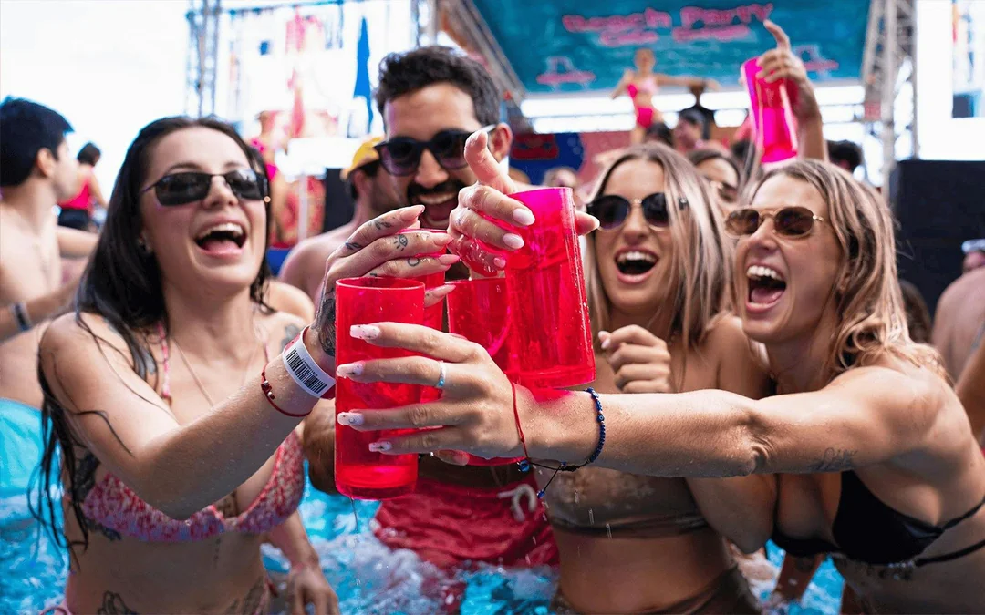 Cancun: Coco Bongo Beach Party – Ultimate Pool & Beach Experience Image 5