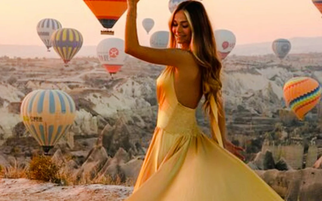 Cappadocia Flying Dress Rental with Hotel Delivery and Pickup Image 2