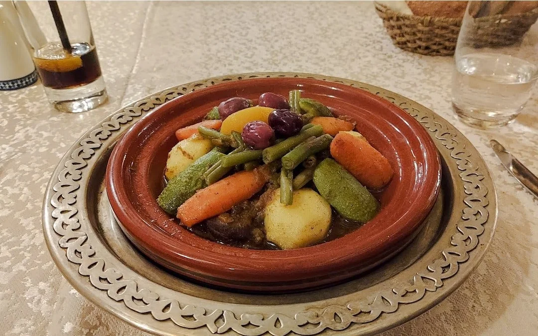 Casablanca City & Hassan II Mosque Night Tour with Traditional Moroccan Dinner Image 4