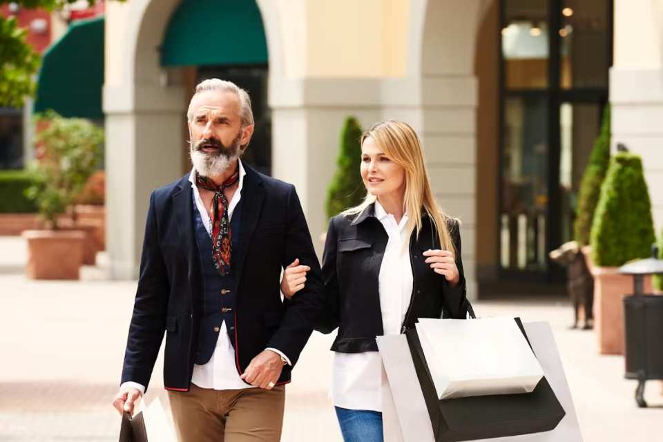 Castel Romano Designer Outlet: Roundtrip Shuttle from Rome | Italy