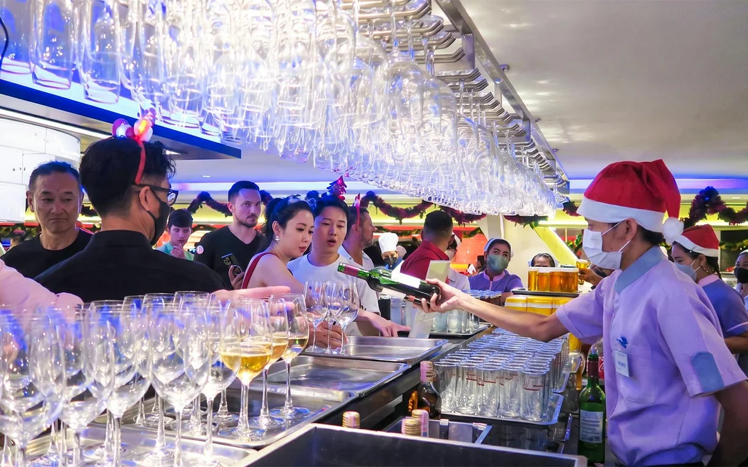 Chao Phraya Princess New Year's Eve Dinner Cruise Image 3