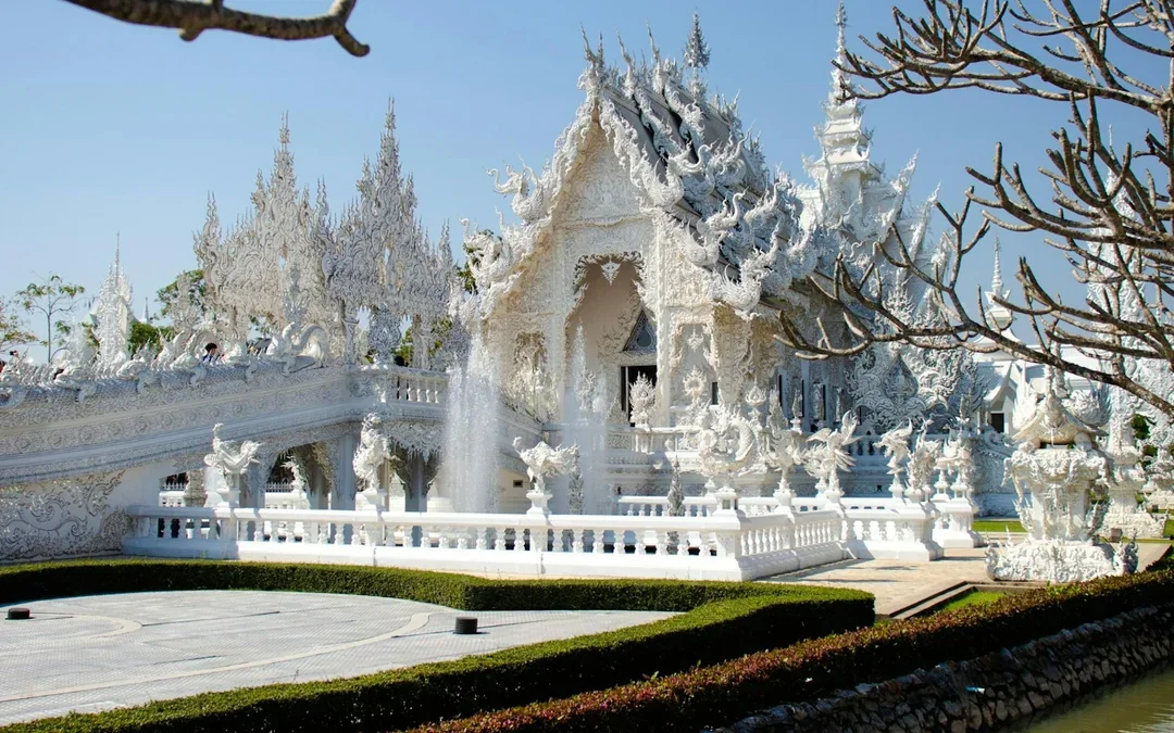 Chiang Rai Day Tour: White Temple, Blue Temple, Red Temple , Long Neck Village and Lalitta Café from Chiang Mai Image 3