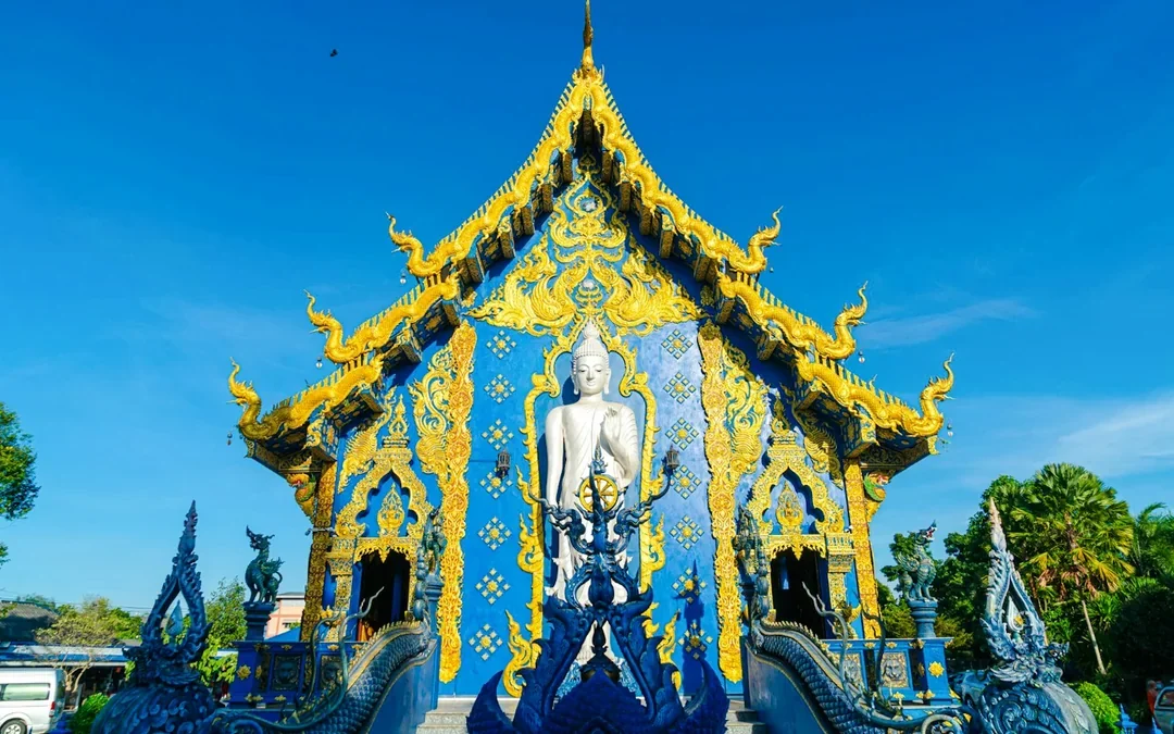 Chiang Rai Day Tour: White Temple, Blue Temple, Red Temple , Long Neck Village and Lalitta Café from Chiang Mai Image 4