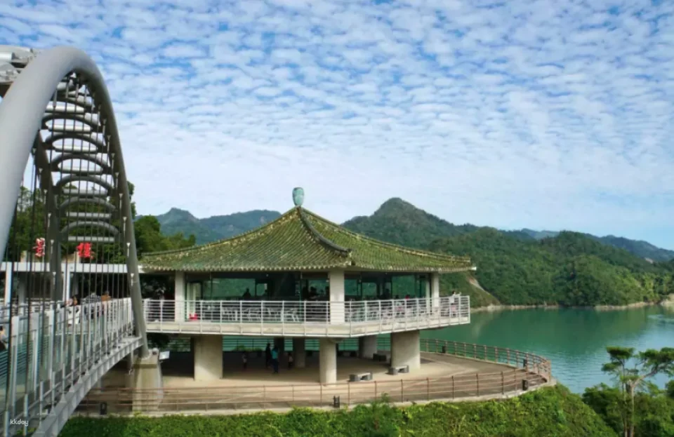 Chiayi Zengwen Reservoir sightseeing yacht