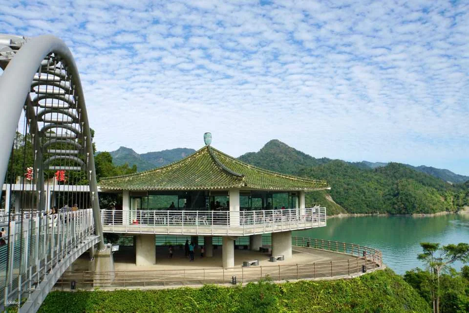 Chiayi Zengwen Reservoir sightseeing yacht