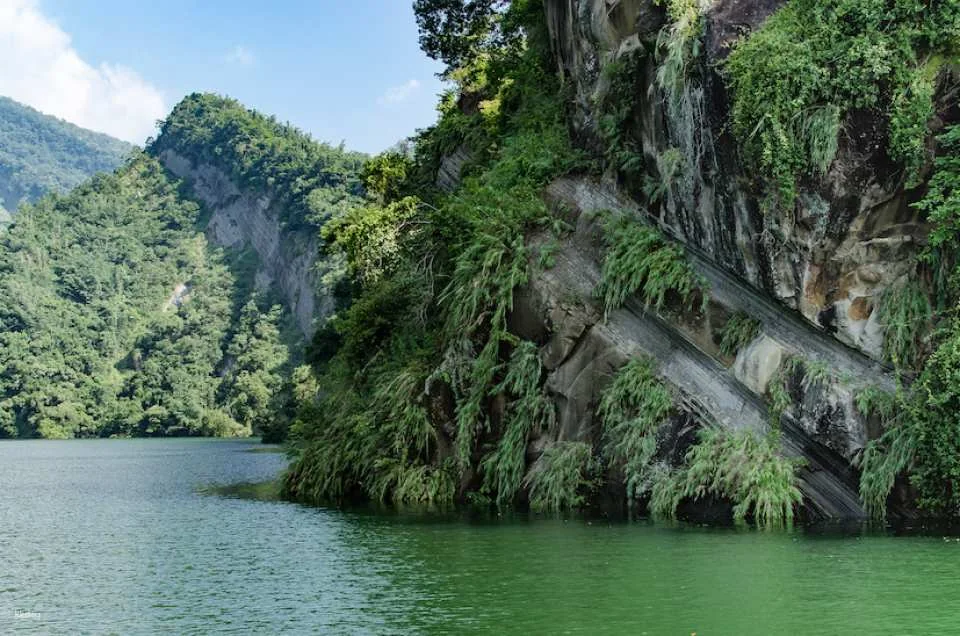 Chiayi Zengwen Reservoir sightseeing yacht
