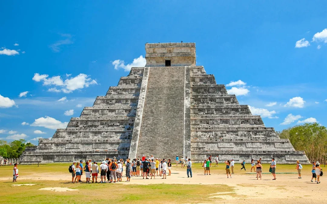 Chichén Itzá, Cenote and Archaeological Sites Tour with Lunch Image 1