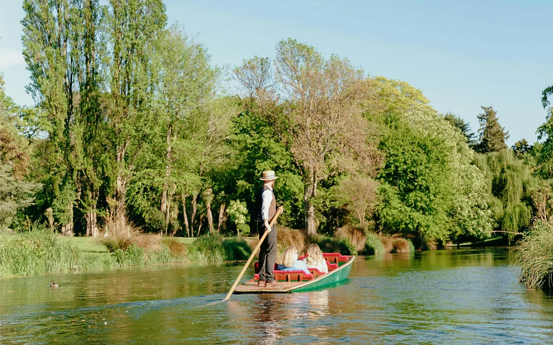 Christchurch: Avon River Guided Punting Cruise Image 3