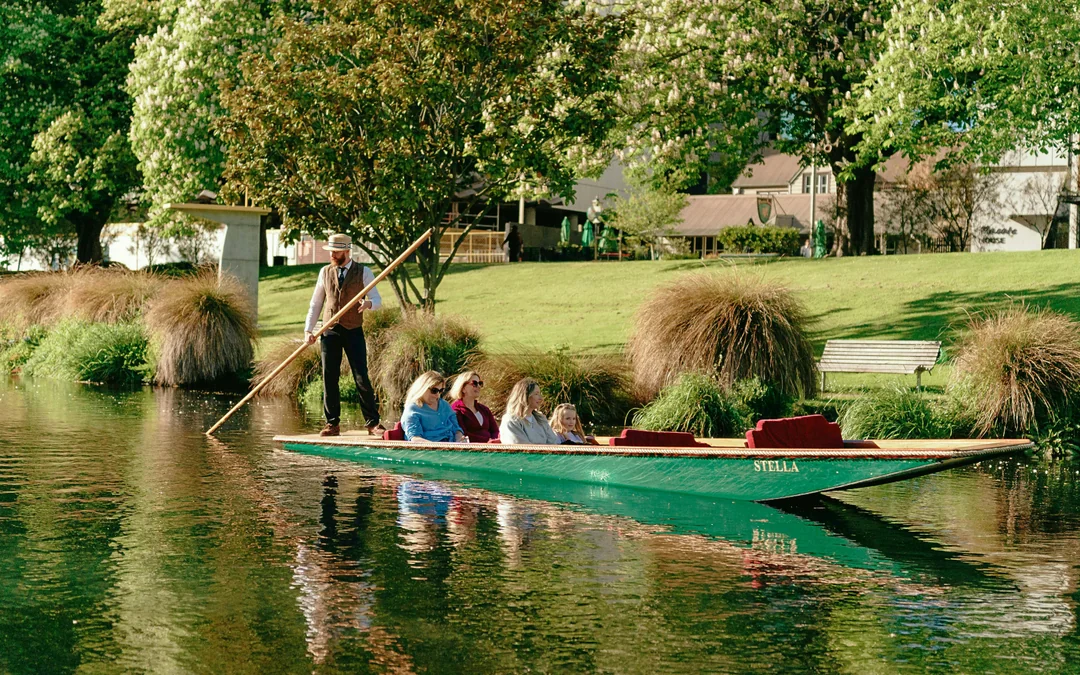 Christchurch: Avon River Guided Punting Cruise Image 10