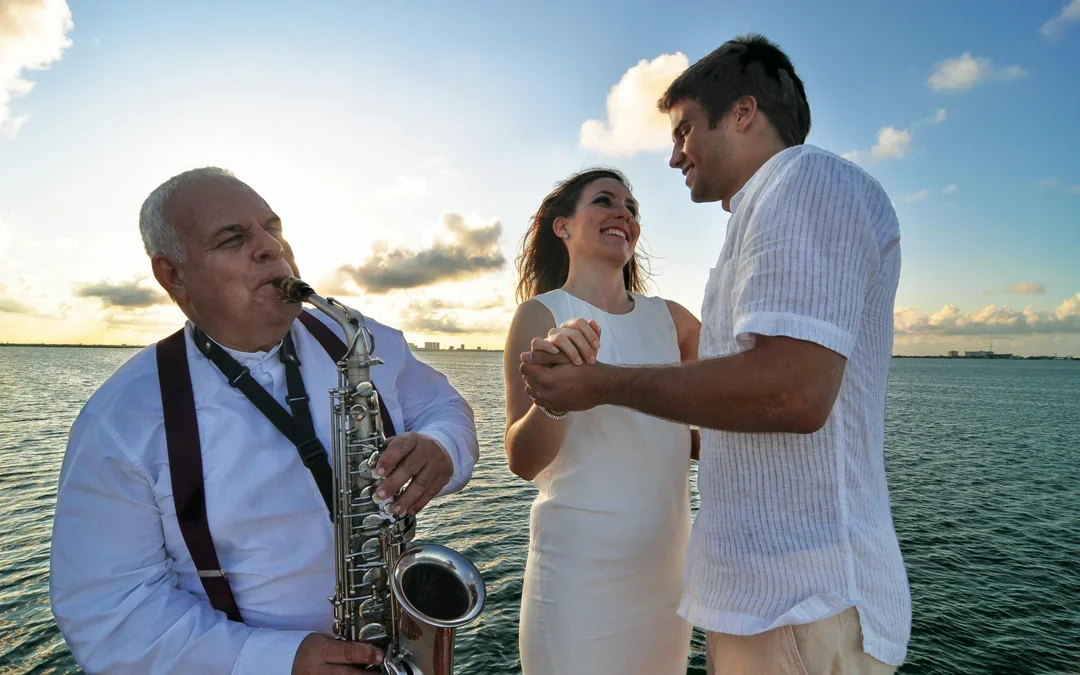 Columbus Romantic Dinner Sunset Cruise Tickets Image 3