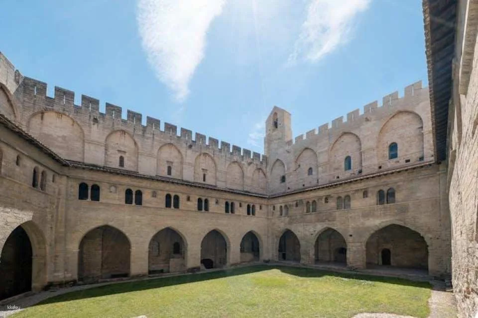 Combined entrance tickets for Palais des Papes and Pont d'Avignon