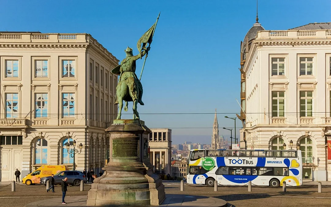 Combo: Brussels Hop-on Hop-off Bus Tour + Ferris Wheel Tickets Image 3