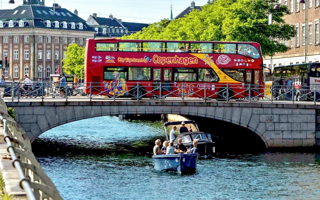 Combo: Copenhagen Hop-on Hop-off Bus Tour + Canal Cruise Tickets Image 2