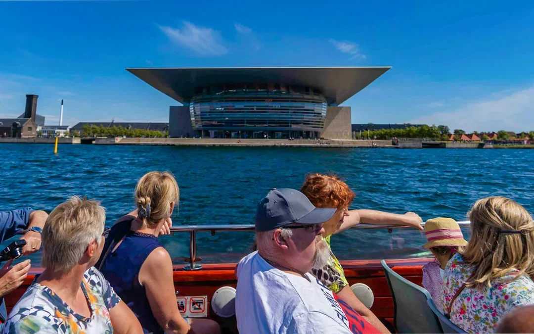 Combo: Copenhagen Hop-on Hop-off Bus Tour + Canal Cruise Tickets Image 8