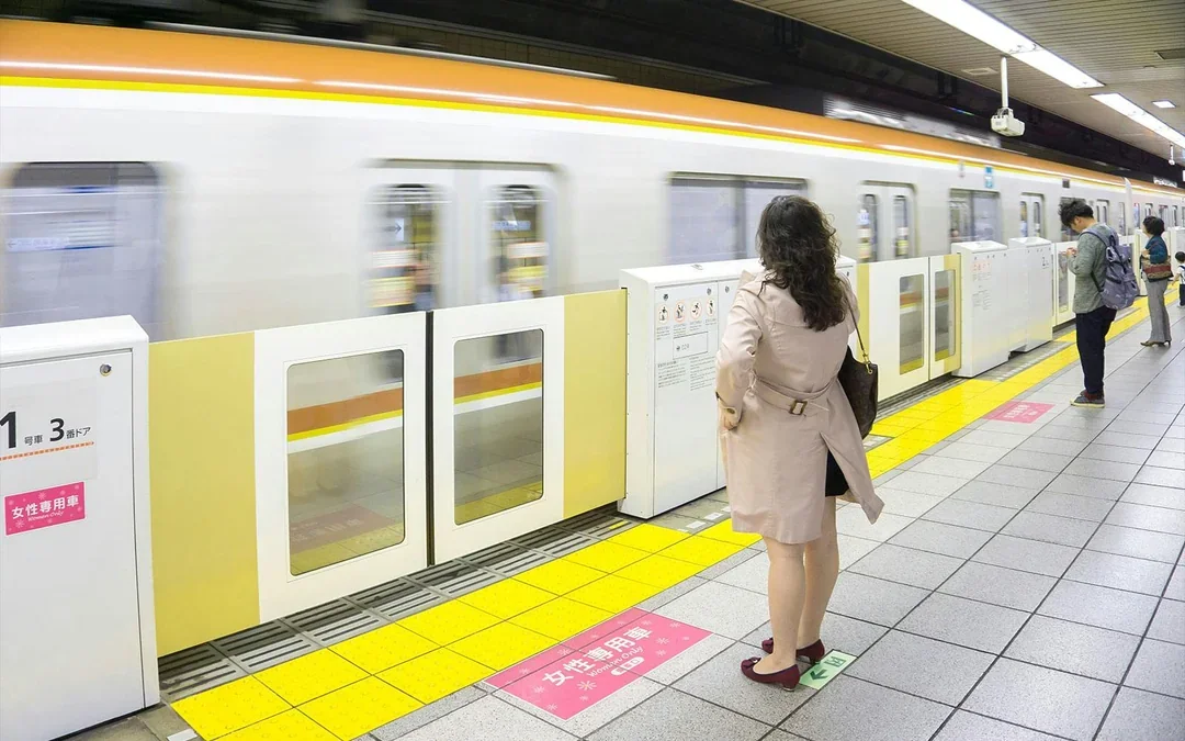 Combo: teamLab Planets TOKYO Tickets + Tokyo Subway Pass Image 9